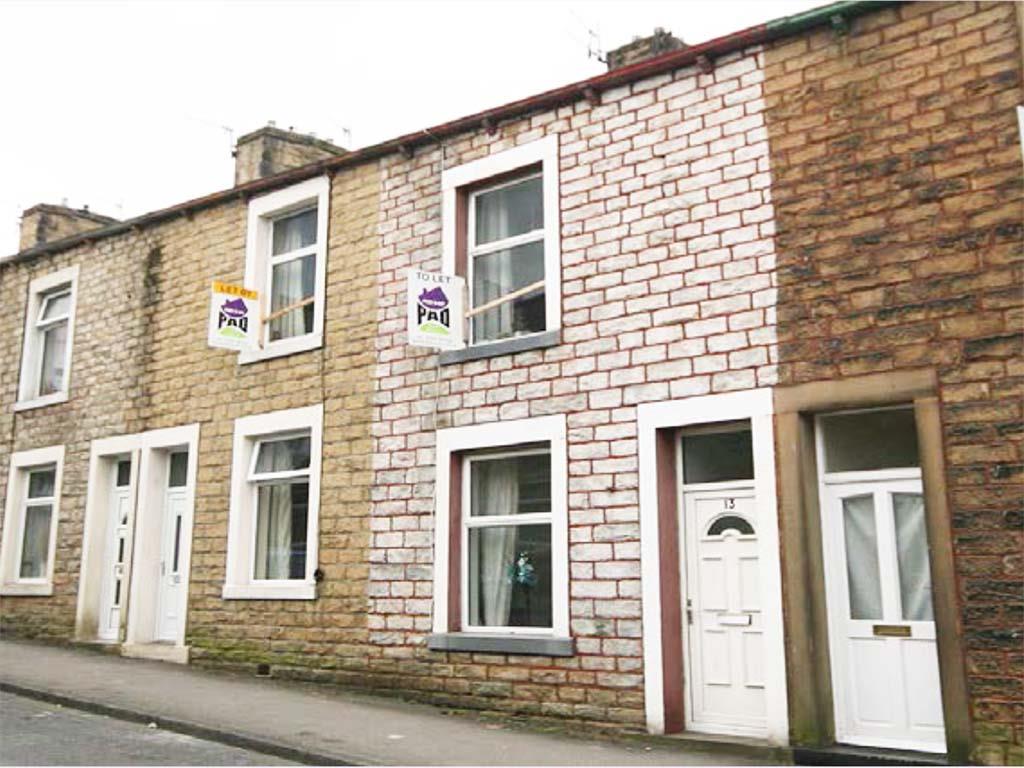 3 bedroom mid terrace house To Let in Barnoldswick - Main Image